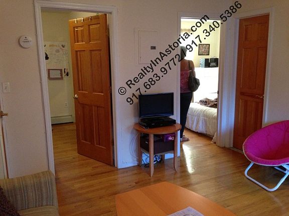 5th image of 2312 32nd St #2F