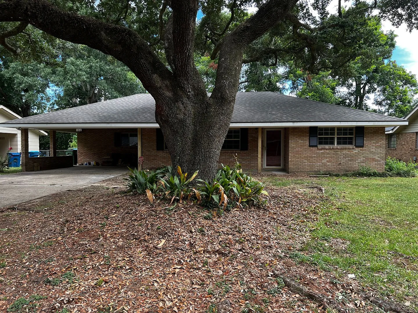 3 Bedroom, 2 Bathroom, Brick home, Carport, fenced yard, screen porch, — Photo 2
