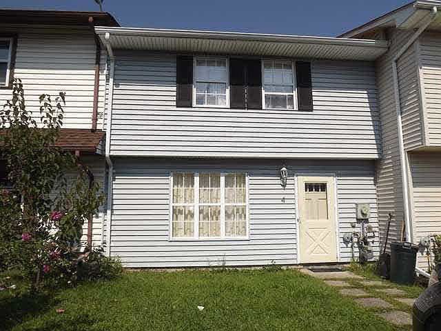 1st image of 4 Red Barn Ln #4