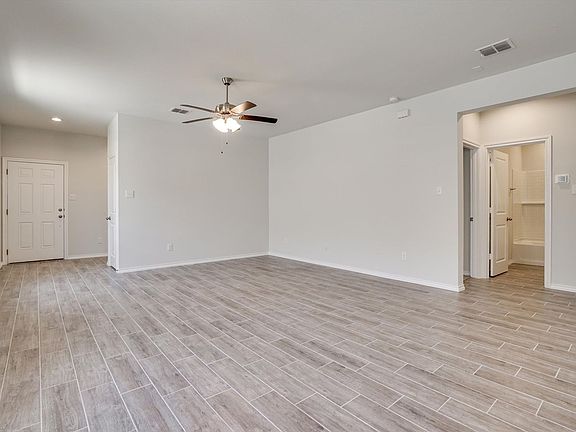 5th image of 2330 Aspen Hill Dr