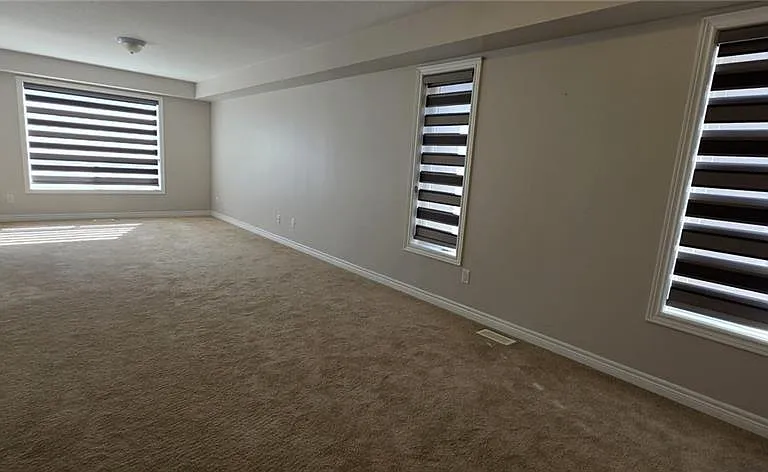 33 Freer Dr — Photo 4
