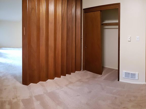 5th image of 1220 NE 143rd St #402K