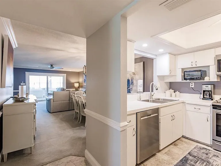 1055 W Peppertree Dr #805AA — Photo 4