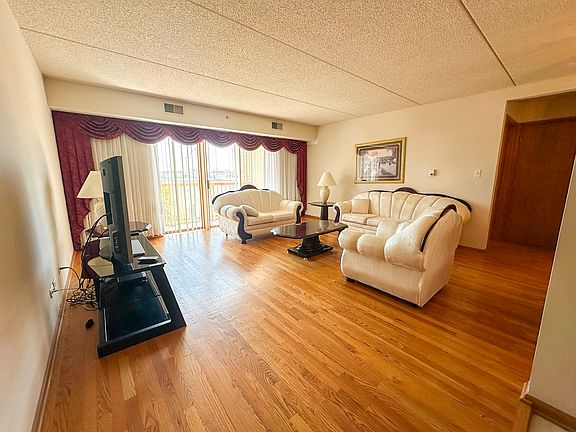 2nd image of 4700 N Harlem Ave APT 306