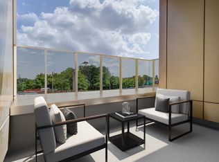 9 Croham Rd #515, Toronto, ON M6E0B3