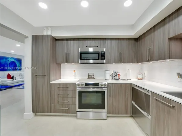 2812 N 46th Ave APT 273G, Hollywood, FL 33021