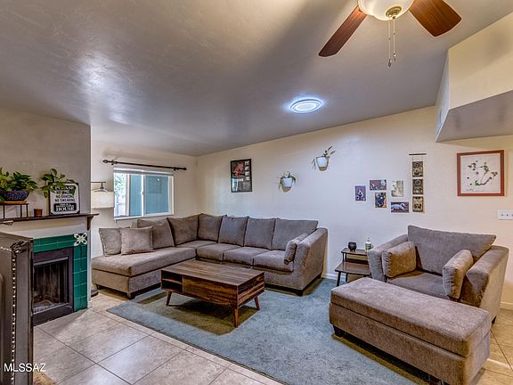 3rd image of 6755 N Positano Way