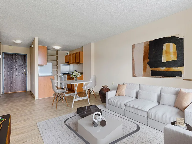 Rivergate Apartments — Photo 7