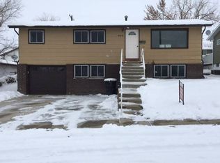 908 11th Ave N, Glasgow, MT 59230