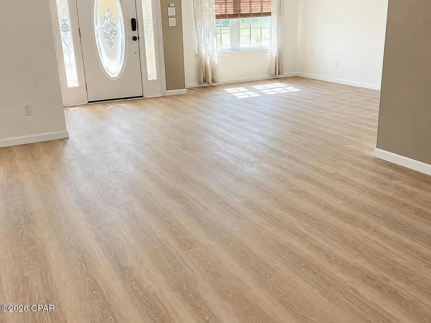 4 bed, 2.5 bath, 2418 sqft, $2,475 — Photo 3