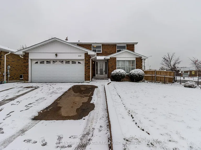 440 Rutherford Rd N — Photo 1