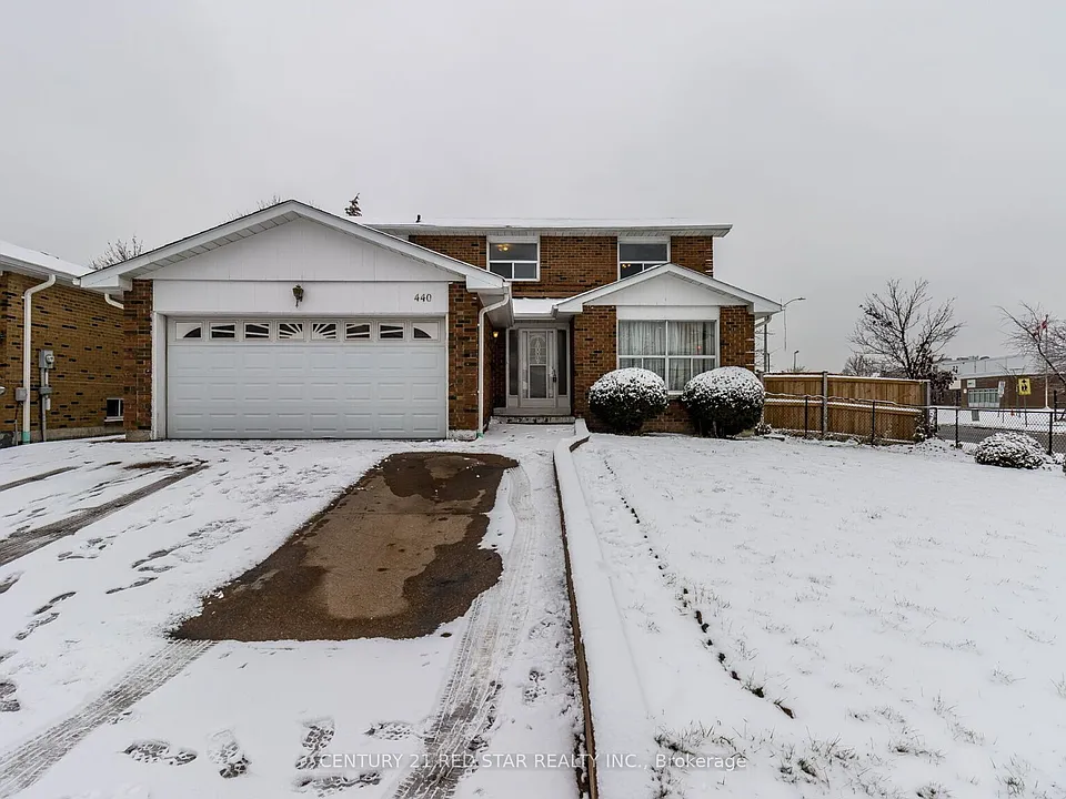 440 Rutherford Rd N #BASEMENT