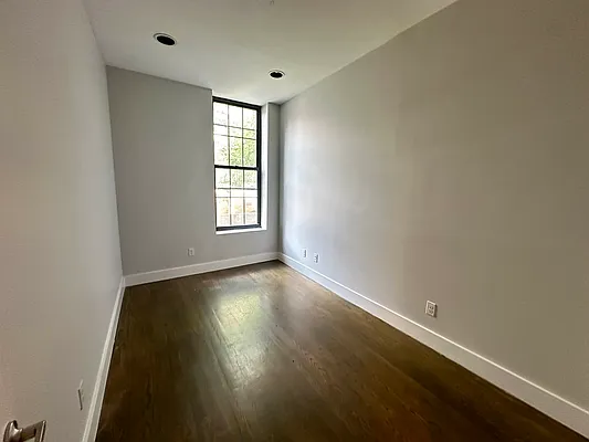 Rented by Yup Realty LLC | media 10
