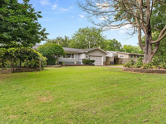 3rd image of 1953 S Meadowview Avenue