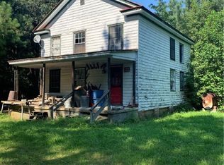 692 E Courthouse Rd, Blackstone, VA 23824