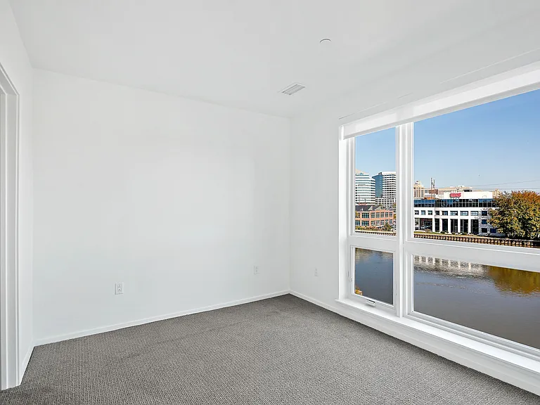 River House Apartments — Photo 34