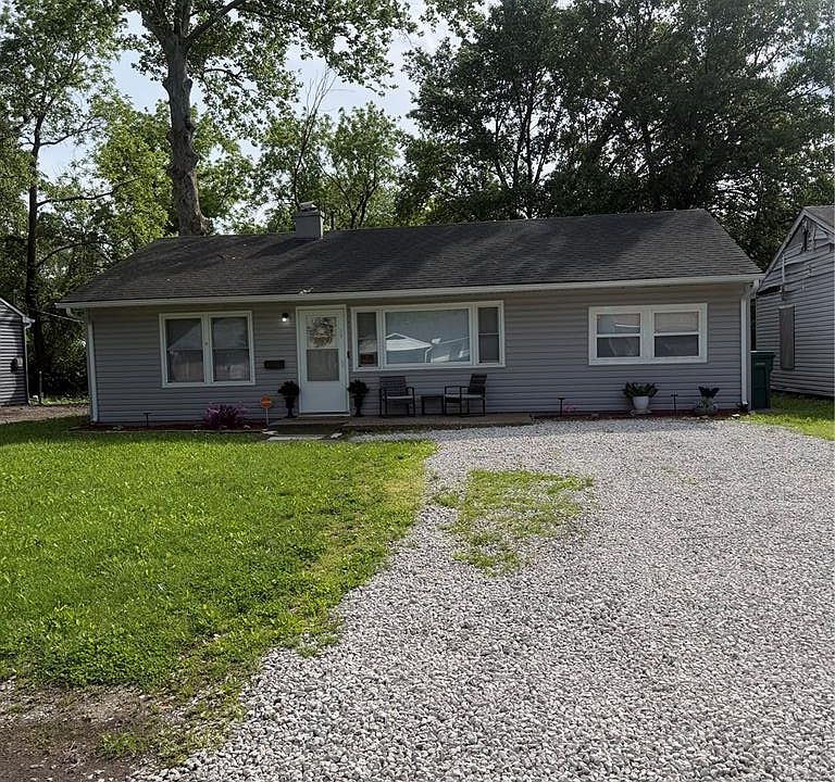 1st image of 33 Louise Ln