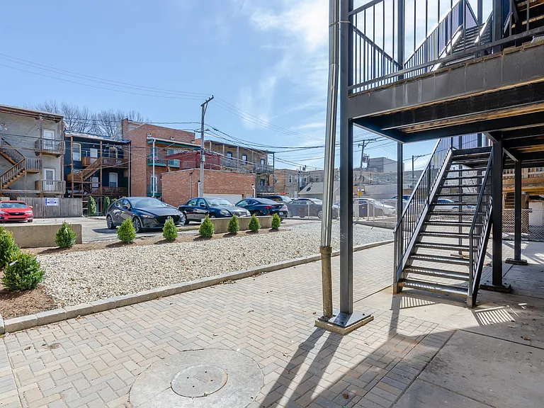 901 S Laflin St #G — Photo 3