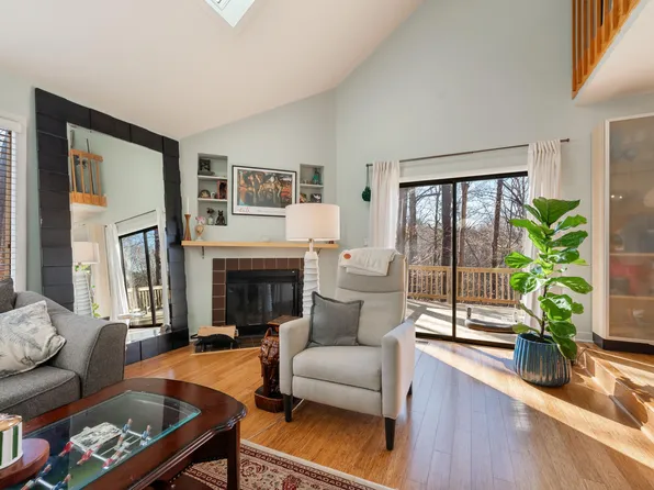 2901 Debra Dr, Raleigh, NC 27607