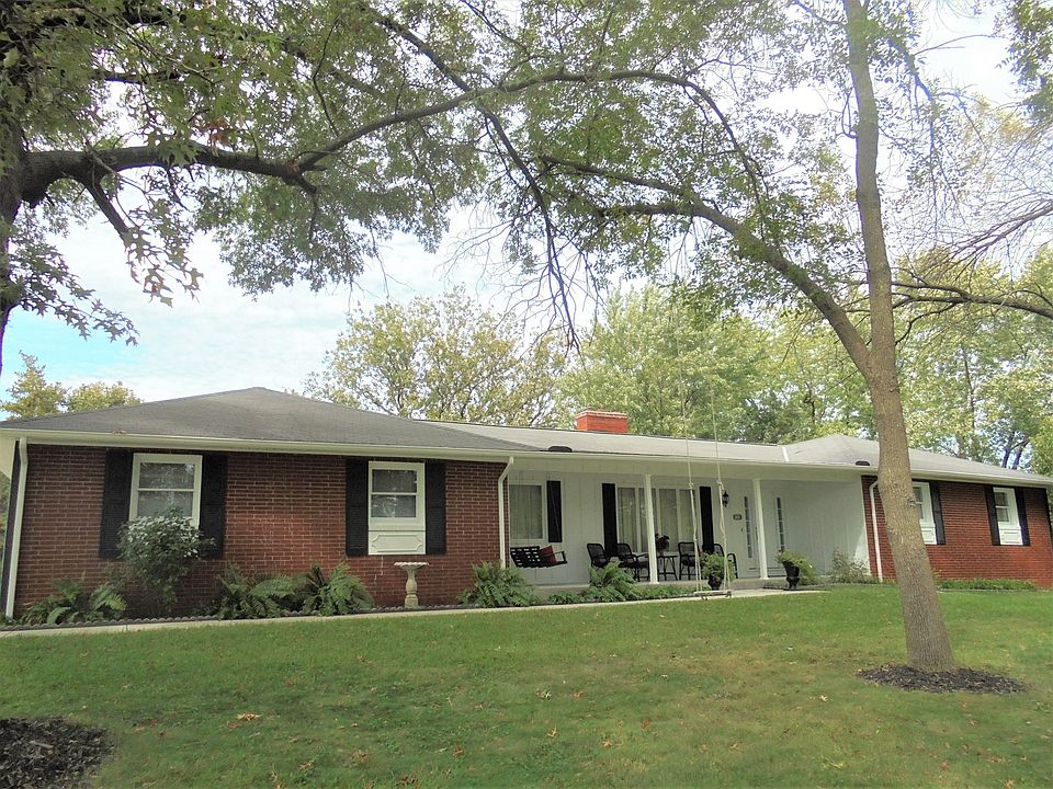 1st image of 1400 Forest Dr