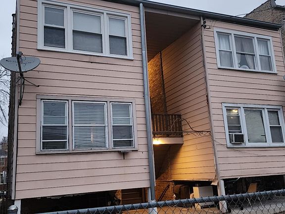 5th image of 2613 W Farragut Ave APT 1W