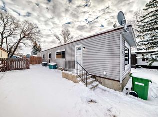 24 Spring Dale Cir SE, Airdrie, AB T4A 1P2