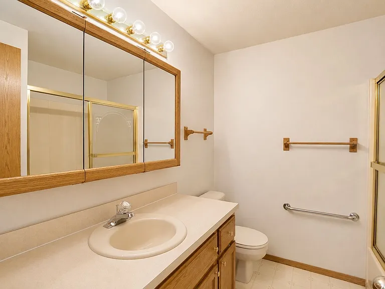 226 Sparks Dr — Photo 25