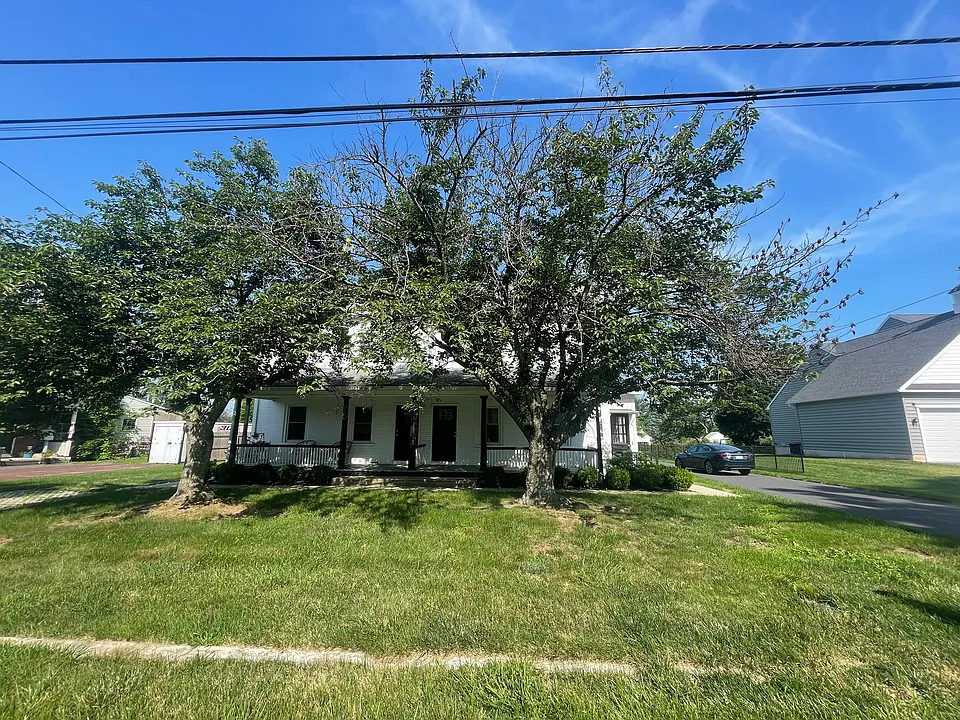 233 Morwood Rd #1