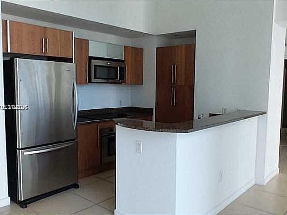 5th image of 300 S Biscayne Blvd APT 1034