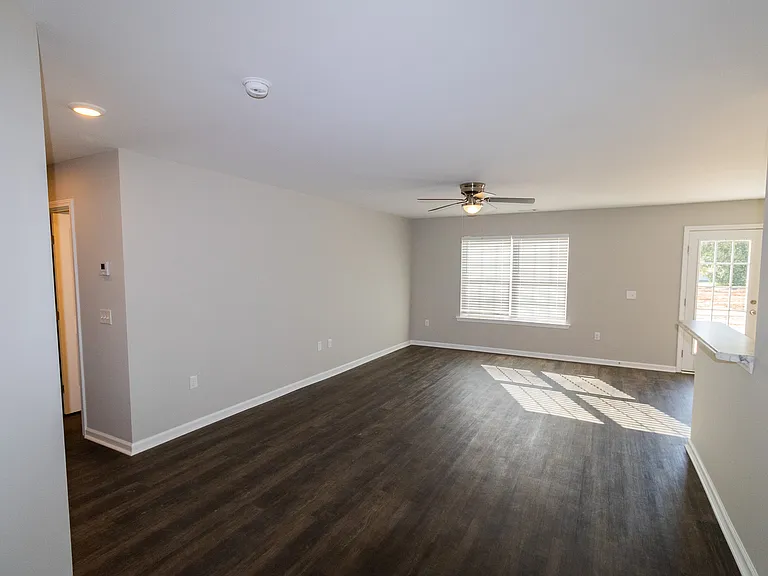 123 Callaway Cres — Photo 11