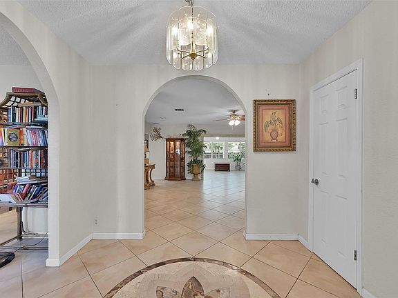 4th image of 701 NW 34th Street