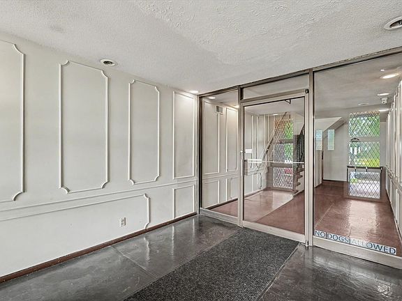 5th image of 912 Crescent Dr APT 1-4