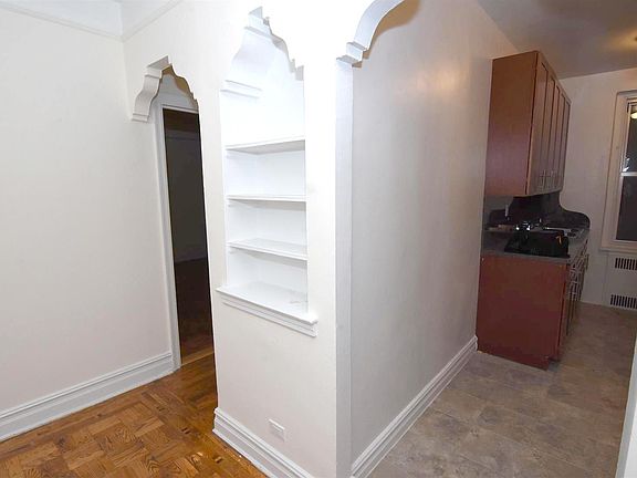 5th image of 2828 Kings Hwy APT C1