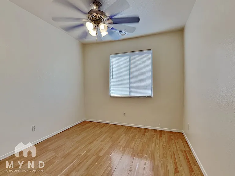 5620 S 5th Ave — Photo 11