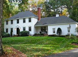 24 Boxwood Rd, Bedford, NH 03110