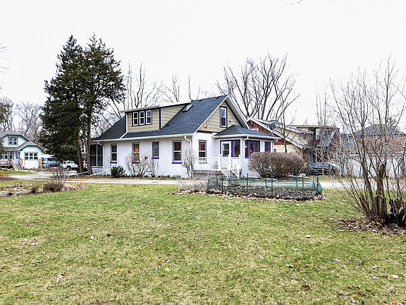 3rd image of 662 Juneau Ave