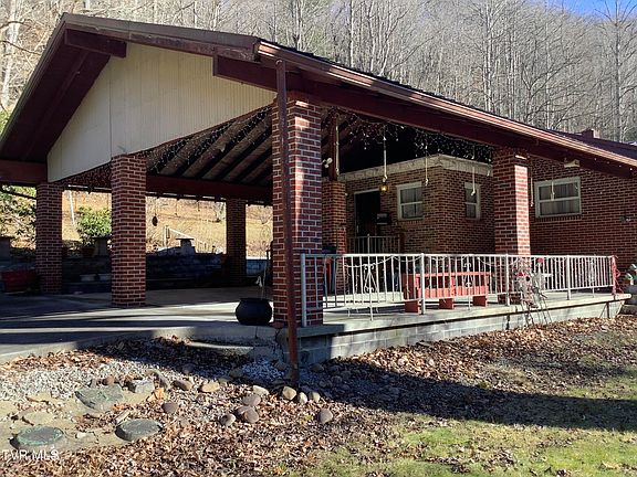 5th image of 5610 Powell River Rd