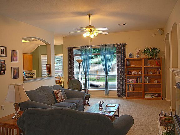 4th image of 606 Canyon Crest Dr