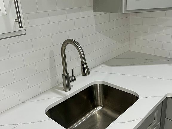 5th image of 364 River Dr #1