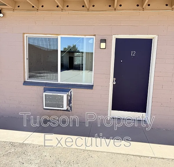 240 W Sahuaro St #12 — Photo 2
