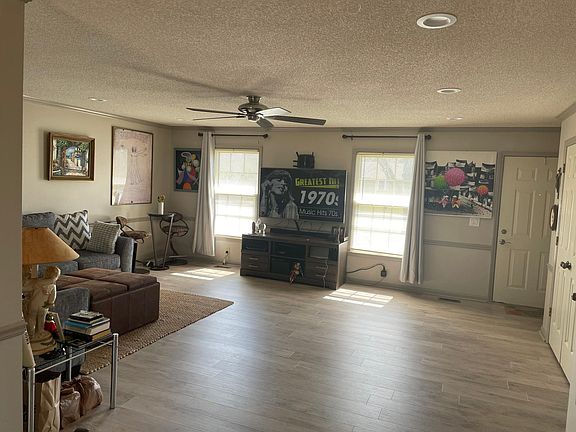 3rd image of 2442 Brookhill Dr