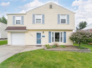 5368 Strawberry Ln, Willoughby, OH 44094