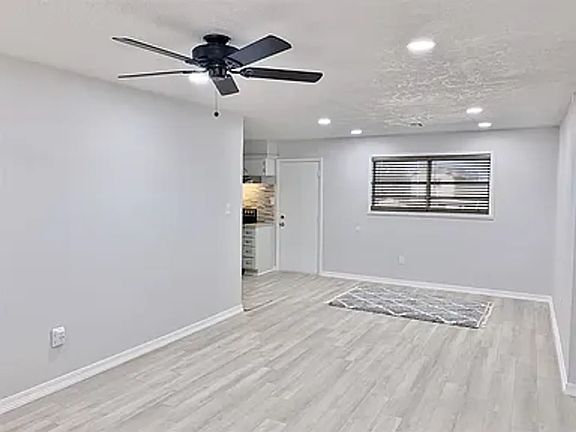 2nd image of 128 NE Babbit Ave
