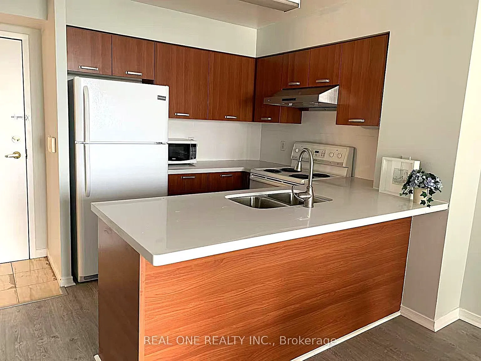 2 bed, $2,500 — Photo 3