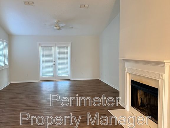 4th image of 27 Monterey St