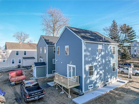 2nd image of 22 River St E