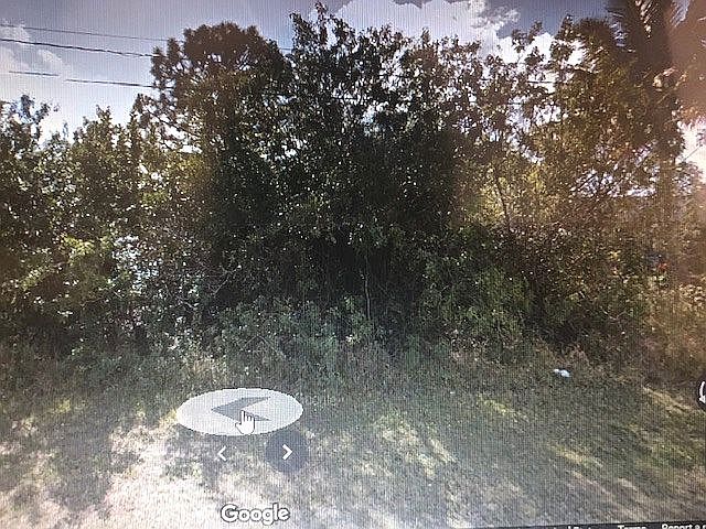1st image of 920 SW Durham Ter
