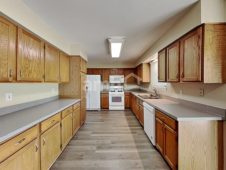 21216 W Chastworth Ln — Photo 3