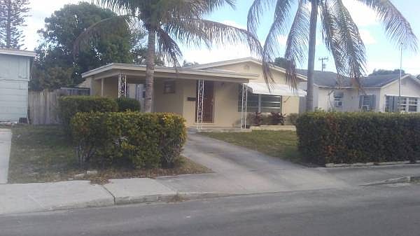 1st image of 706 S D St