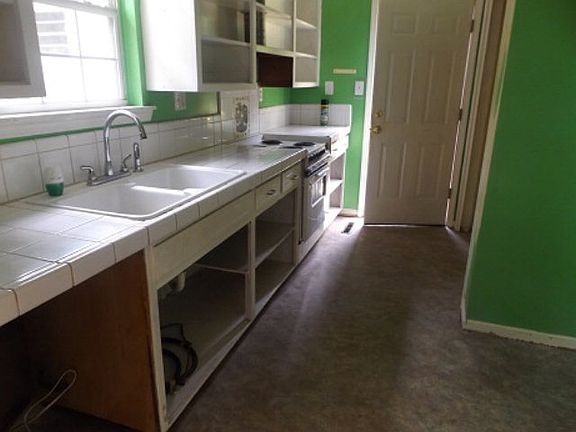 4th image of 631 Liquor Ln